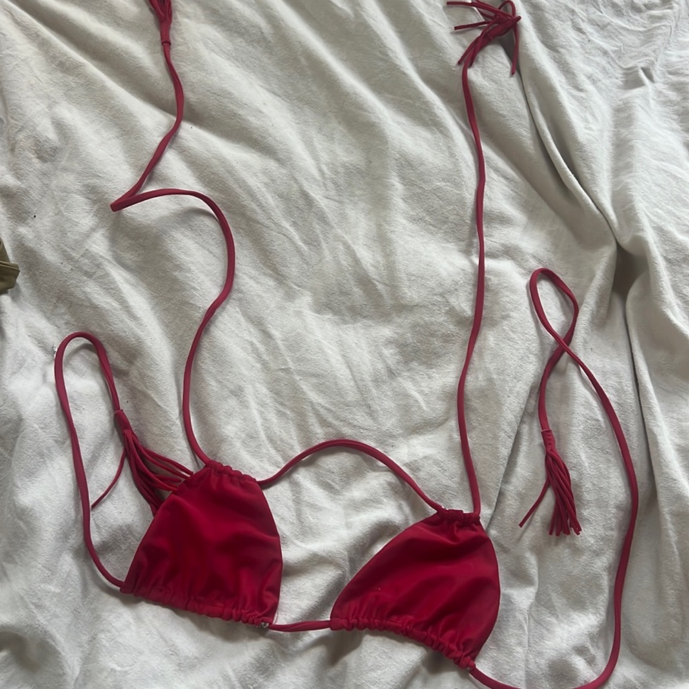 Acacia red bikini top size small